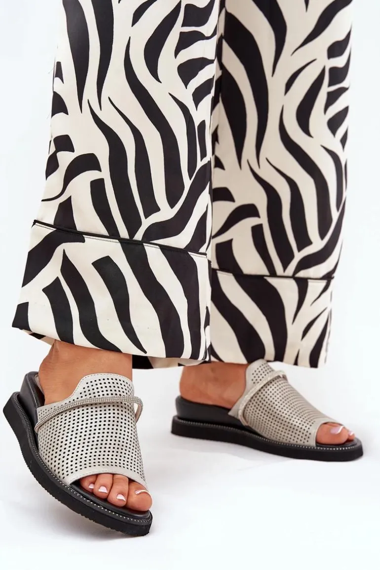 Klapki Damskie Na Koturnie Z Ozdobnym Paseczkiem Srebrne Teriwes