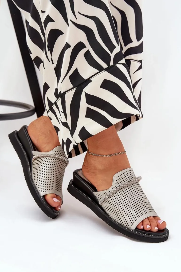 Klapki Damskie Na Koturnie Z Ozdobnym Paseczkiem Srebrne Teriwes