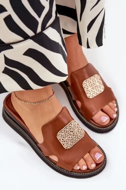 Klapki Damskie Na Koturnie Eko Skórzane Z Ozdobą Brązowe Sarela