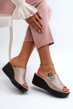 Klapki Damskie Na Koturnie Złote Vleni