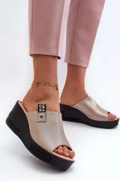 Klapki Damskie Na Koturnie Złote Vleni