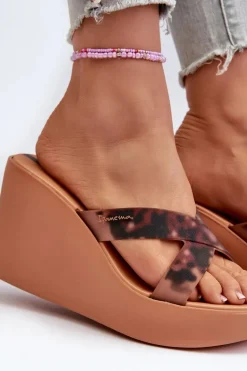Klapki Damskie Na Koturnie 83520 Ipanema High Fashion Slide Fem Brązowe