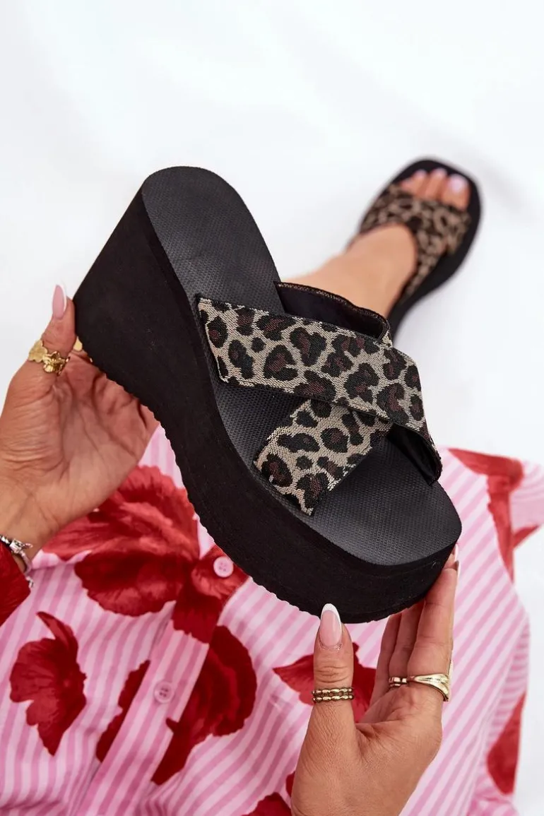 Klapki Damskie Na Koturnie I Platformie Panterka Czarne Sevolee