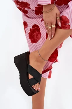 Klapki Damskie Na Koturnie I Platformie Czarne Sevolee