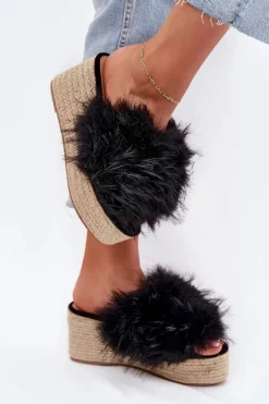 Klapki Damskie Na Koturnie Z Futerkiem I Plecionką Czarne Virela