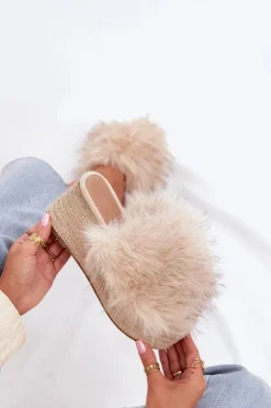 Klapki Damskie Na Koturnie Z Futerkiem I Plecionką Beżowe Virela