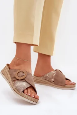 Klapki Damskie Na Koturnie Z Ozdobną Klamrą Inblu RV000012 Brązowe