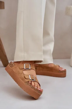 Klapki Damskie Na Masywnej Platformie Z Klamrami Camel Aramia