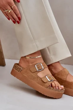 Klapki Damskie Na Masywnej Platformie Z Klamrami Camel Aramia