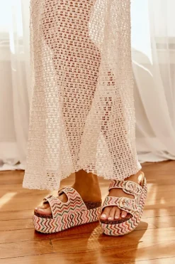 Klapki Damskie Na Masywnej Platformie Z Plecionką I Klamrami Multikolor Eradriana