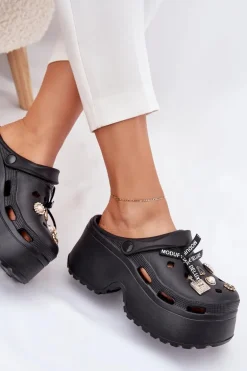 Klapki Damskie Na Masywnej Platformie Z Przypinkami Czarne Vivira