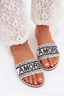 Klapki Damskie Na Płaskim Obcasie Ze Zdobieniem Amore Białe Avelina