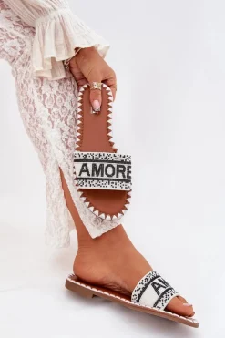 Klapki Damskie Na Płaskim Obcasie Ze Zdobieniem Amore Białe Avelina