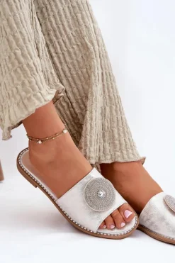 Klapki Damskie Na Płaskim Obcasie Z Ozdobą S.Barski KV51-013 Srebrne