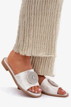 Klapki Damskie Na Płaskim Obcasie Z Ozdobą S.Barski KV51-013 Srebrne