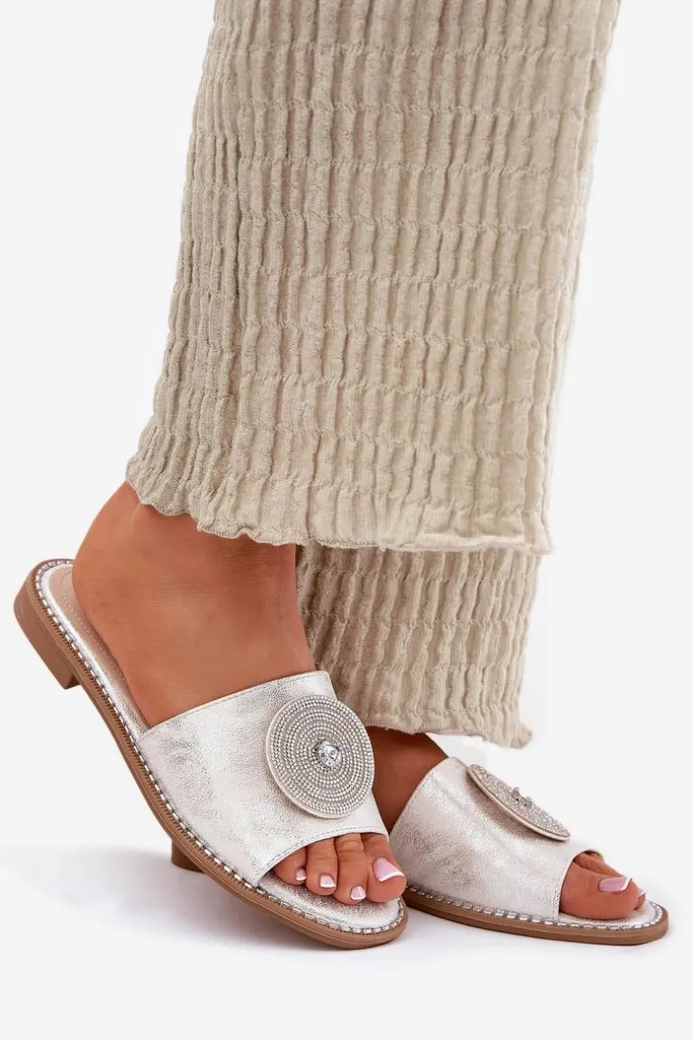 Klapki Damskie Na Płaskim Obcasie Z Ozdobą S.Barski KV51-013 Srebrne