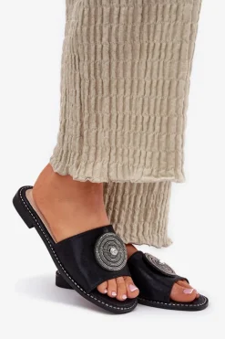 Klapki Damskie Na Płaskim Obcasie Z Ozdobą S.Barski KV51-013 Czarne