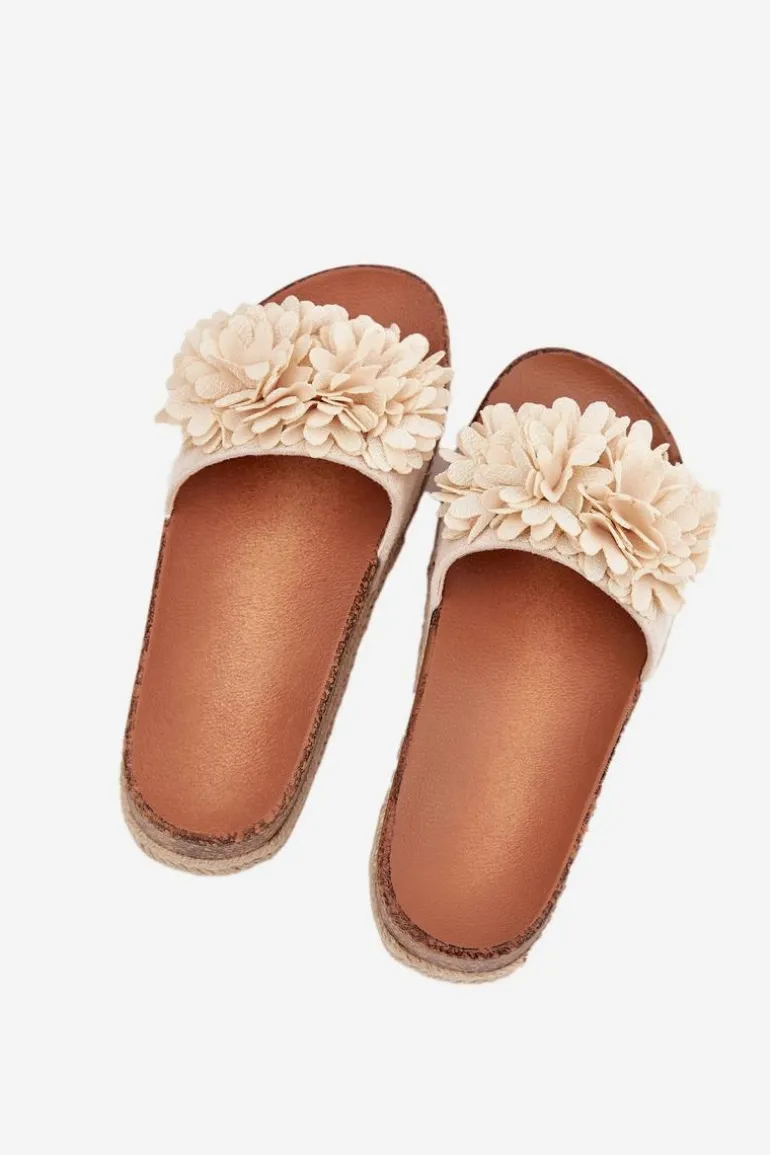 Klapki Damskie Na Platformie Z Ozdobnymi Kwiatkami Beżowe Tessara