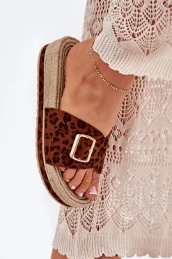 Klapki Damskie Na Platformie Ze Złotą Klamrą Panterka Selira