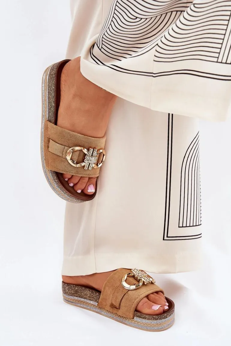 Klapki Damskie Na Platformie Z Brokatem I Złotą Ozdobą Camel Rilirea