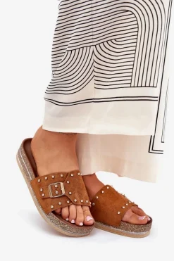 Klapki Damskie Na Platformie Z Klamrą I Ćwiekami Camel Nusithia