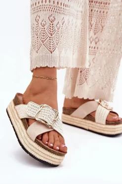 Klapki Damskie Na Platformie Z Plecionką I Złotą Klamrą Beżowe Filazzia