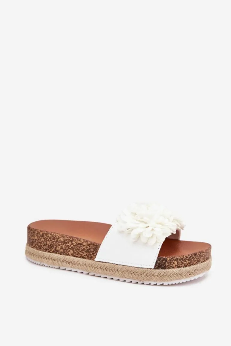 Klapki Damskie Na Platformie Z Ozdobnymi Kwiatkami Białe Tessara