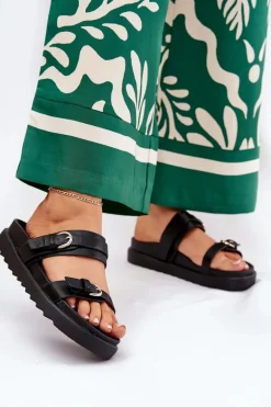 Klapki Damskie Na Platformie Ze Złotymi Klamrami Czarne Wernone