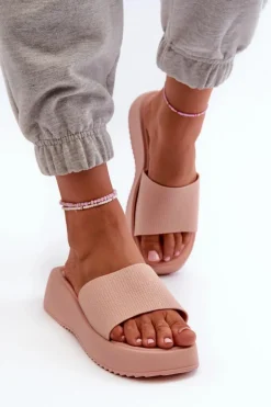 Klapki Damskie Na Platformie I Koturnie Różowe Vimarils