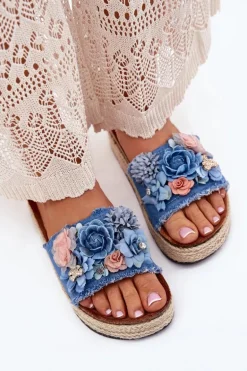 Klapki Damskie Na Platformie Z Plecionką I Kwiatkami Niebieskie Chellia