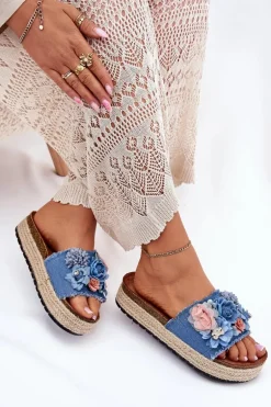 Klapki Damskie Na Platformie Z Plecionką I Kwiatkami Niebieskie Chellia