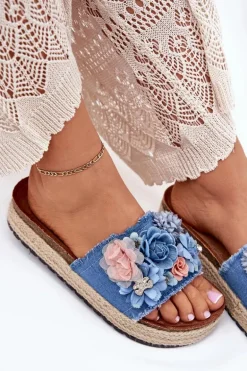 Klapki Damskie Na Platformie Z Plecionką I Kwiatkami Niebieskie Chellia