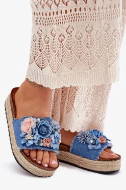 Klapki Damskie Na Platformie Z Plecionką I Kwiatkami Niebieskie Chellia