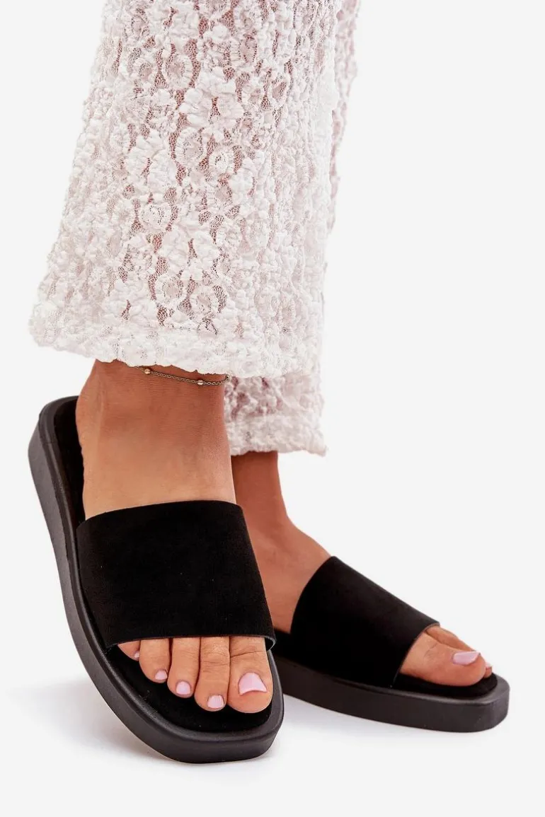 Klapki Damskie Na Platformie Z Eko Zamszu Czarne Jorina