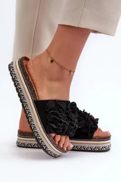 Klapki Damskie Na Platformie Ozdobione Kwiatkami Czarne Nodina