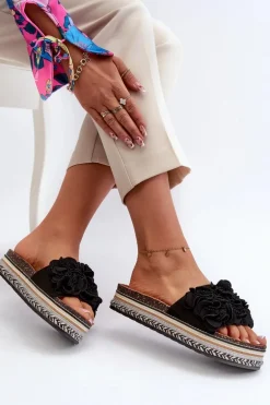 Klapki Damskie Na Platformie Ozdobione Kwiatkami Czarne Nodina