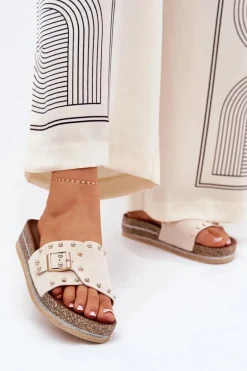 Klapki Damskie Na Platformie Z Klamrą I Ćwiekami Beżowe Nusithia