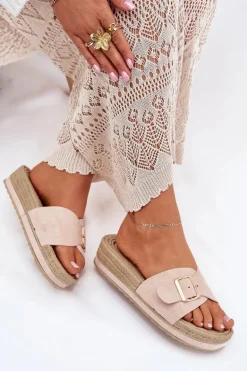 Klapki Damskie Na Platformie Ze Złotą Klamrą Beżowe Selira