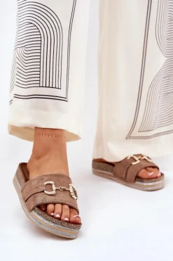 Klapki Damskie Na Platformie Ze Złotą Ozdobą I Brokatem Khaki Morisela