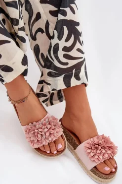 Klapki Damskie Na Platformie Z Ozdobnymi Kwiatkami Różowe Tessara