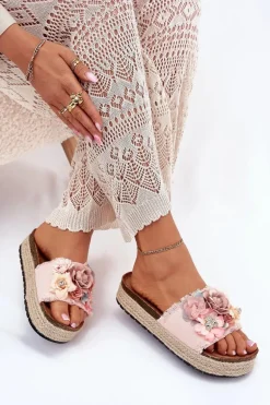 Klapki Damskie Na Platformie Z Plecionką I Kwiatkami Różowe Chellia