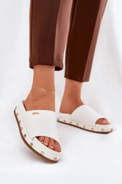 Klapki Damskie Na Platformie Z Ćwiekami Big Star RR274216 Białe