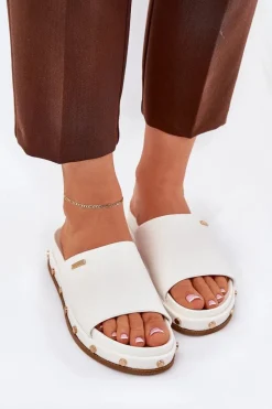 Klapki Damskie Na Platformie Z Ćwiekami Big Star RR274216 Białe