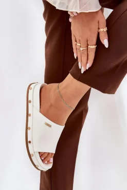 Klapki Damskie Na Platformie Z Ćwiekami Big Star RR274216 Białe