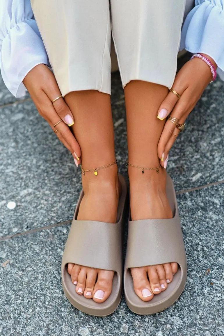 Klapki Damskie Na Platformie Piankowe Brązowe Airaplea