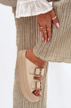 Klapki Damskie Na Platformie Ze Złotymi Klamrami Beżowe Zorila