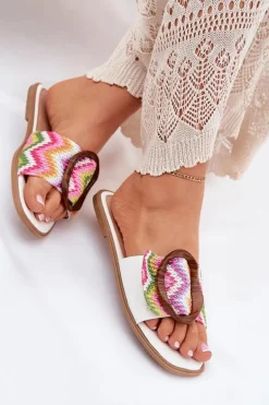 Klapki Damskie Płaskie Z Ozdobną Klamrą Białe Luwam