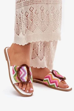 Klapki Damskie Płaskie Z Ozdobną Klamrą Białe Luwam