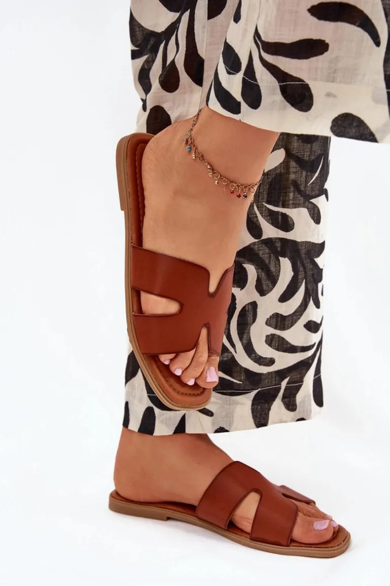 Klapki Damskie Płaskie Z Wycięciami Camel Salyra