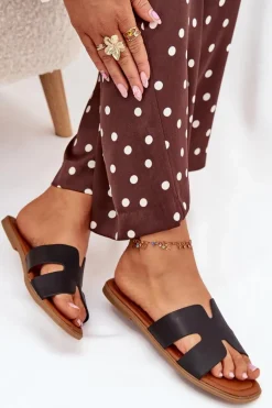 Klapki Damskie Płaskie Z Wycięciami Czarne Salyra